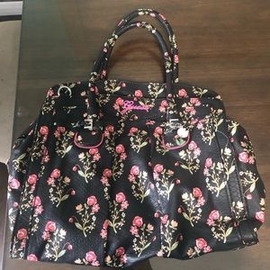 **SOLD**Authentic Guess Purse with matching wallet